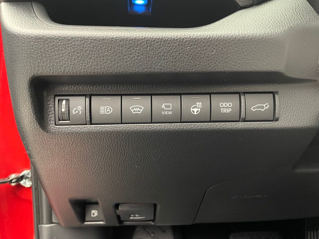 2025 Toyota RAV4 XSE 20