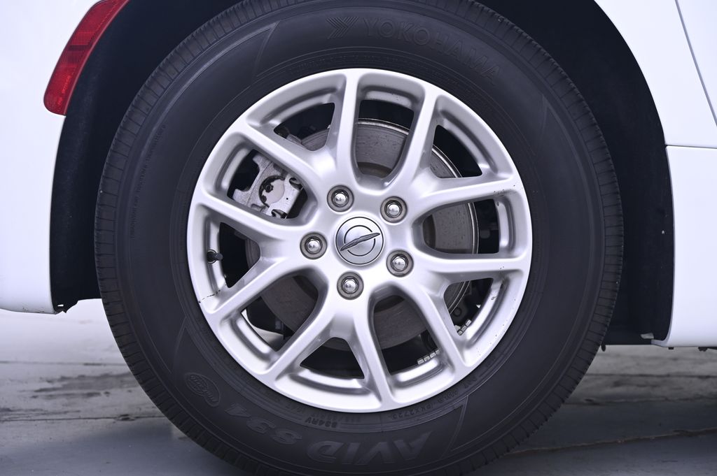 Thumbnail: 2024 Chrysler Pacifica - 13