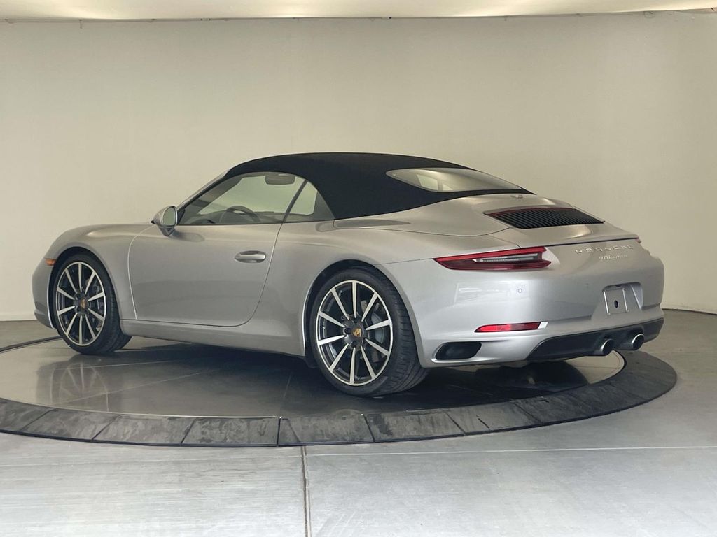 2017 Porsche 911 Carrera - 2