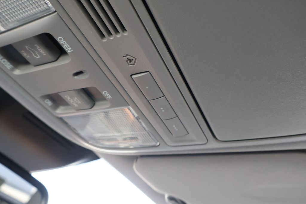 Thumbnail: 2017 Honda CR-V - 32