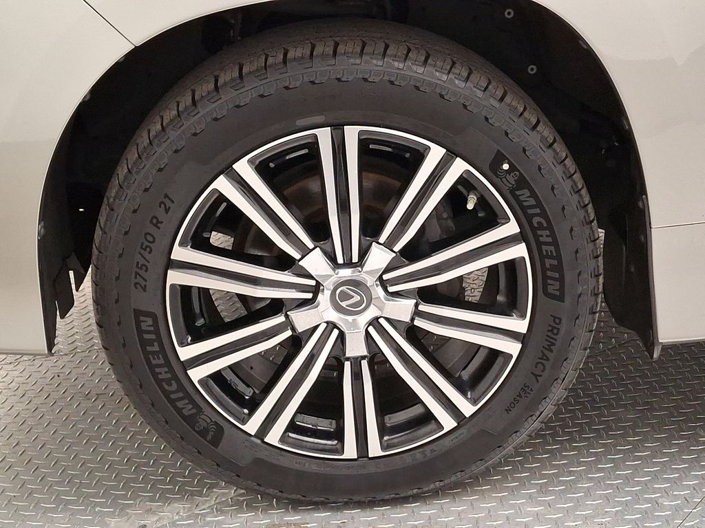 2019 Lexus LX 570 9