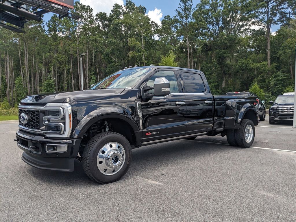 2025 Ford F-450 Super Duty Platinum