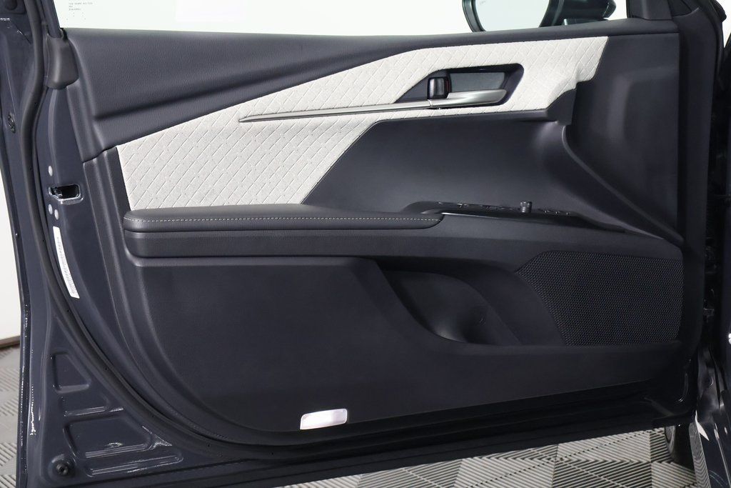Thumbnail: 2025 Toyota Camry - 12