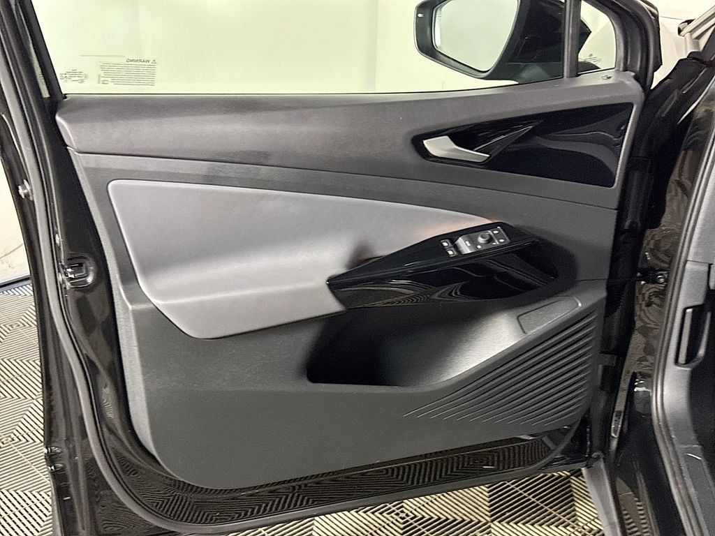 2021 Volkswagen ID.4 Pro