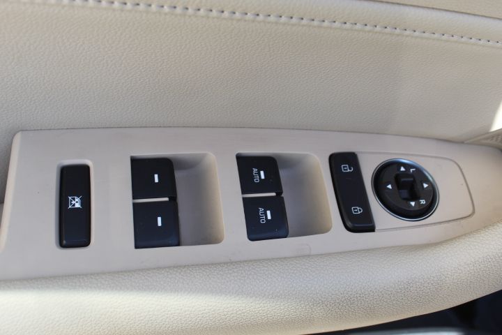 Used Car 2016 Hyundai Sonata Hybrid  Limited For Sale Under $12,000 In Georgetown, Texas