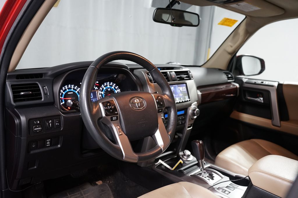 Thumbnail: 2015 Toyota 4Runner - 7