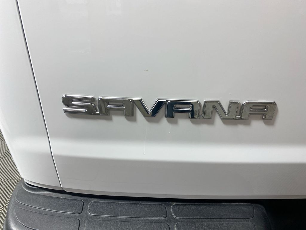 2023 GMC Savana 3500 Work Van 28