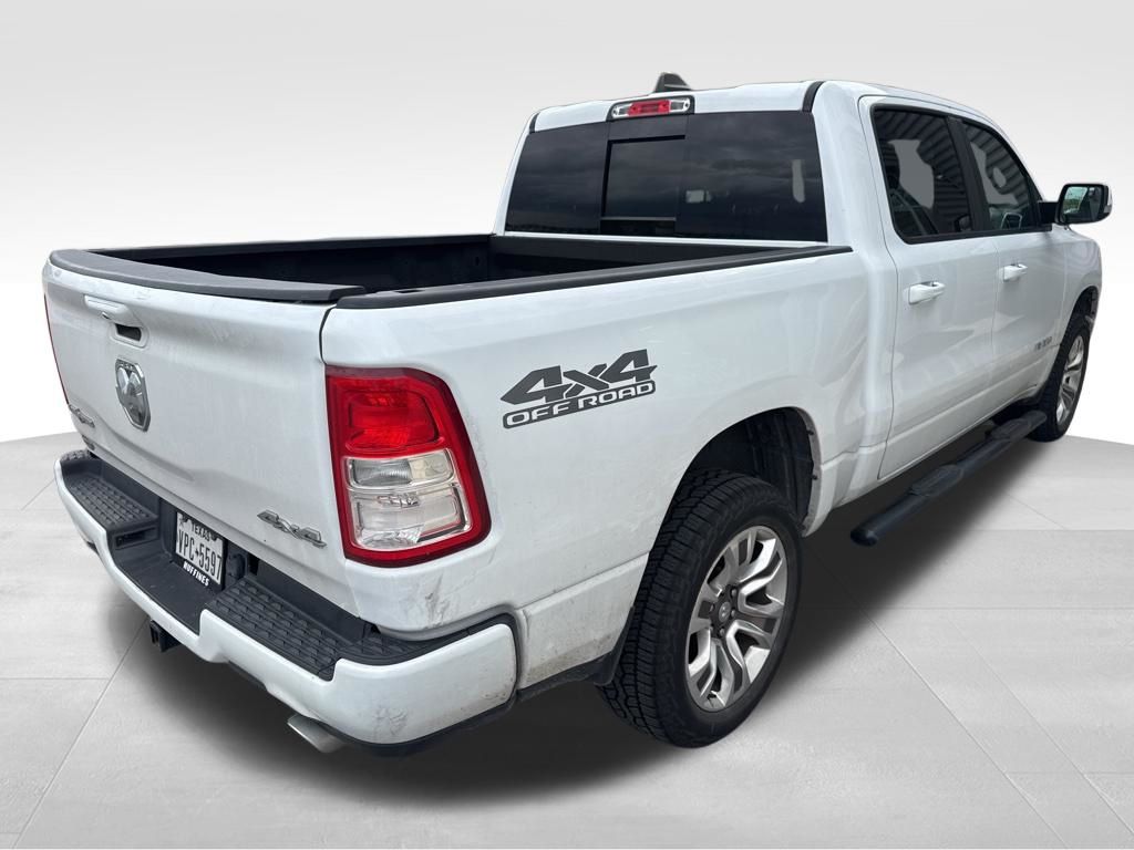 View vehicle photo 6