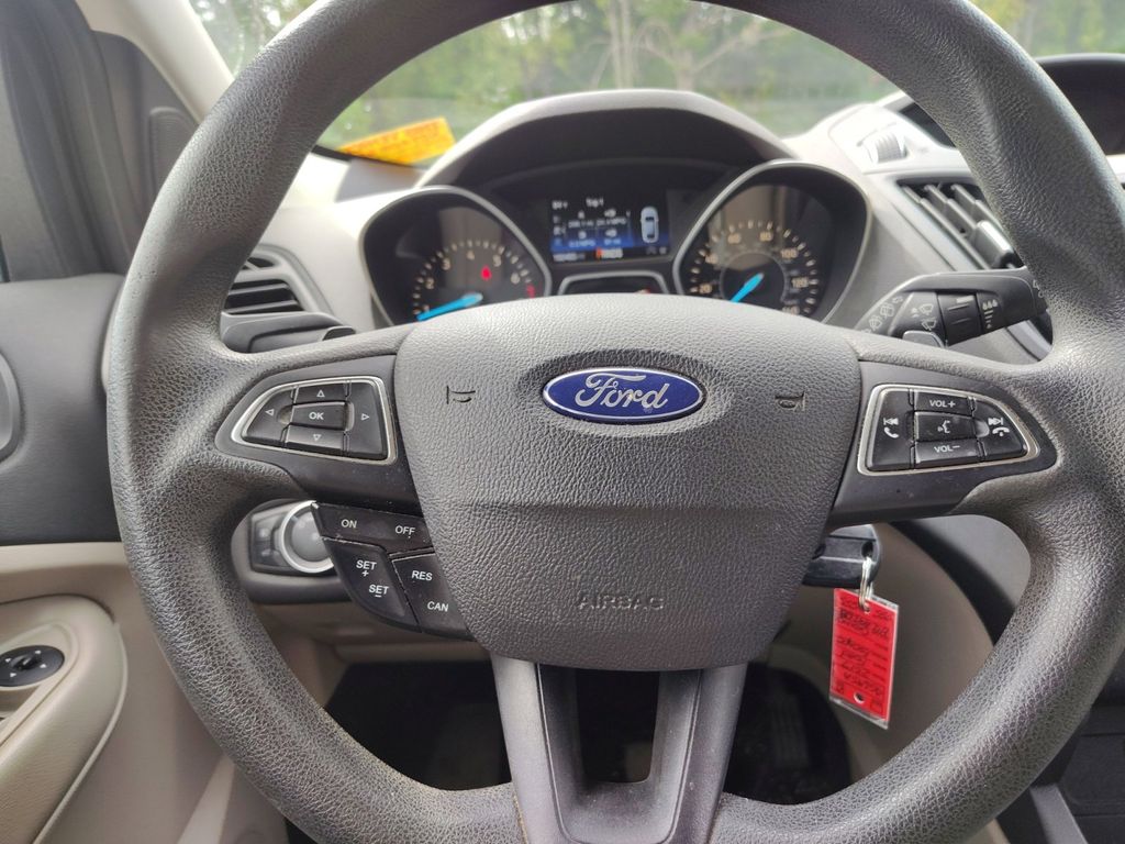 2017 Ford Escape SE 11