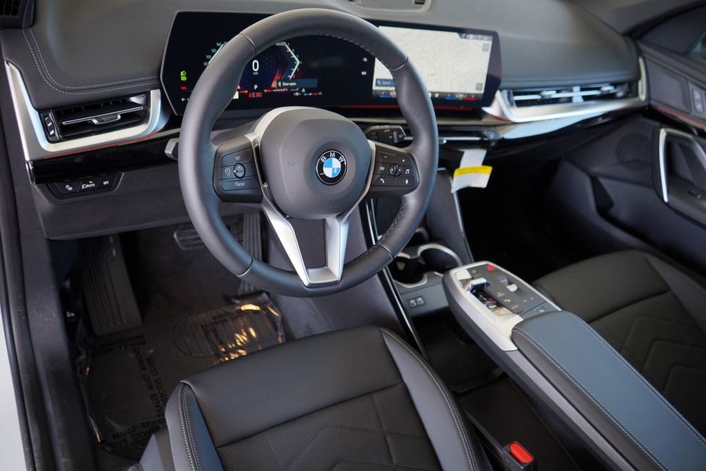 2025 BMW X1 xDrive28i 12