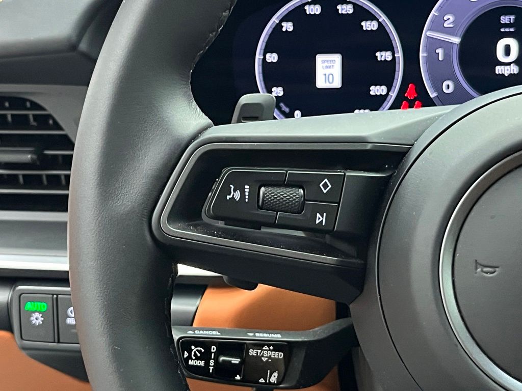 Thumbnail: 2025 Porsche 911 - 13
