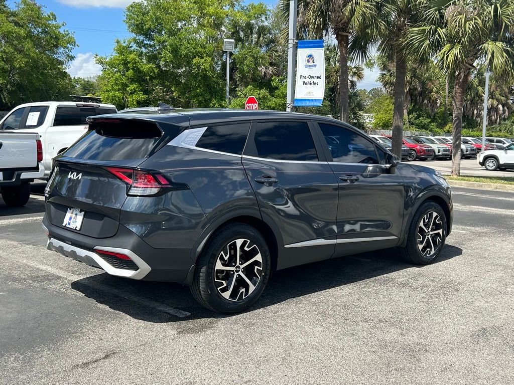 View vehicle photo 7