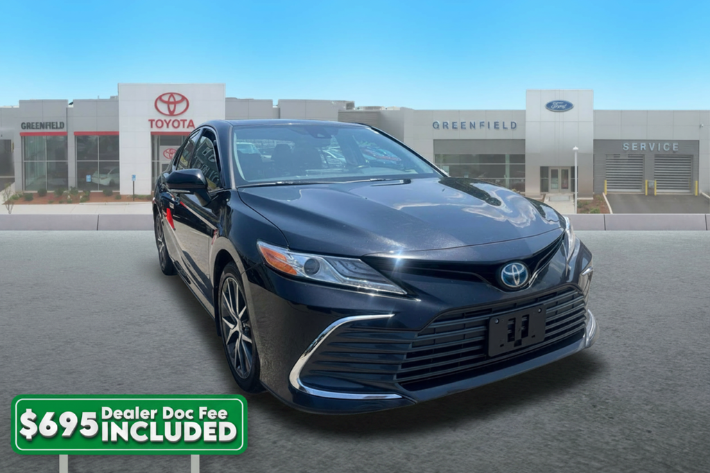 2022 Toyota Camry Hybrid XLE