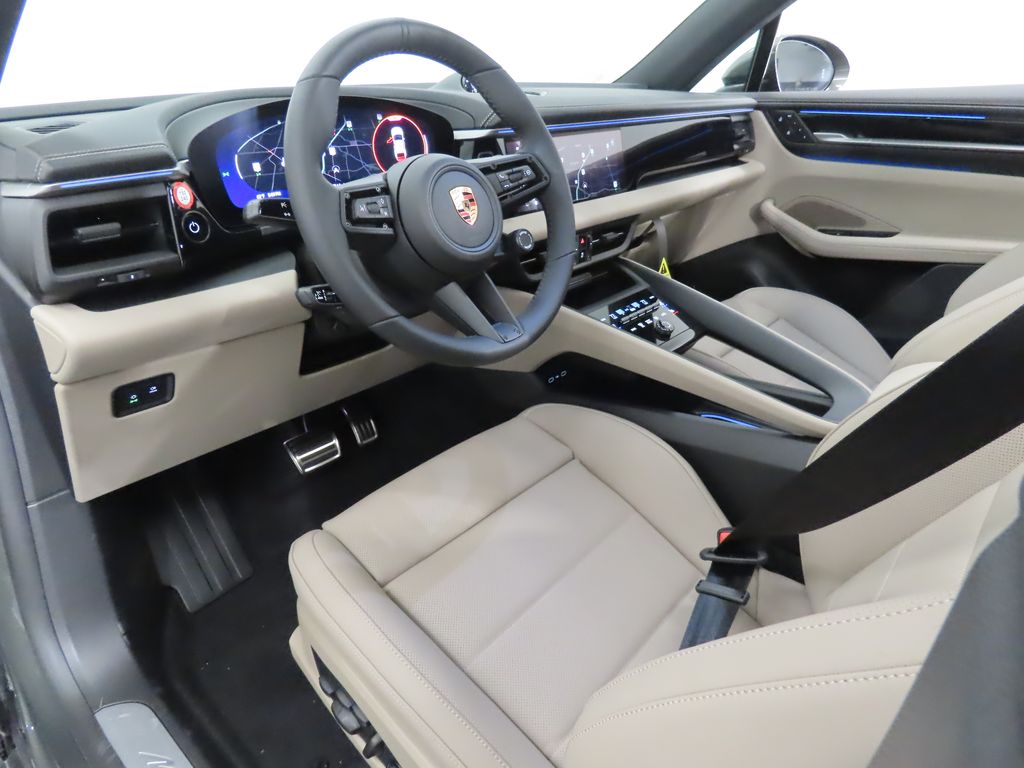 Thumbnail: 2025 Porsche Macan - 4