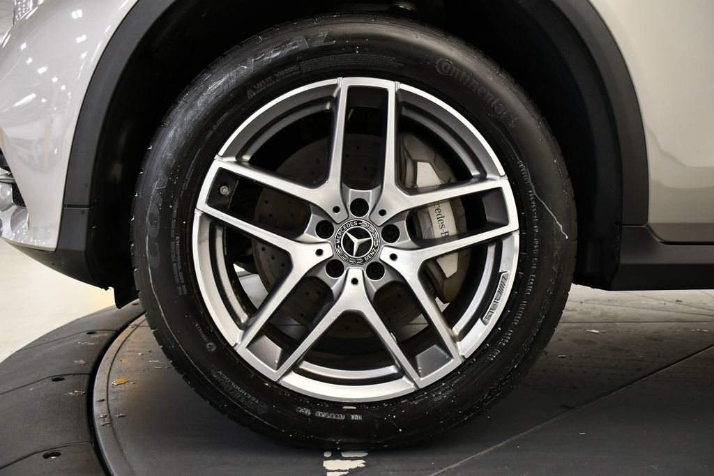 2019 Mercedes-Benz GLC 300 13