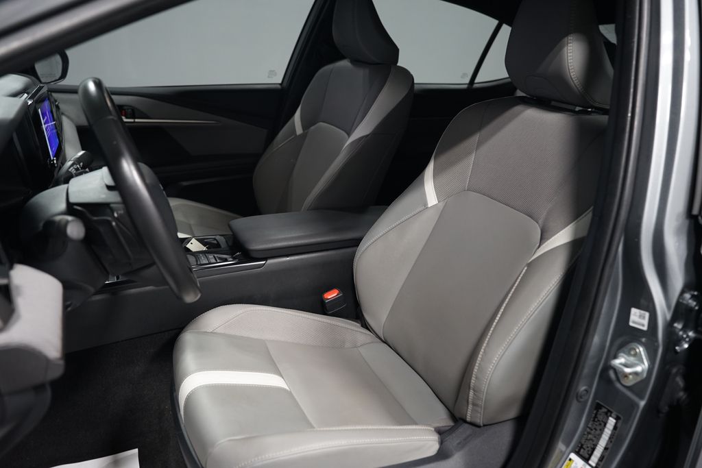 Thumbnail: 2025 Toyota Camry - 28