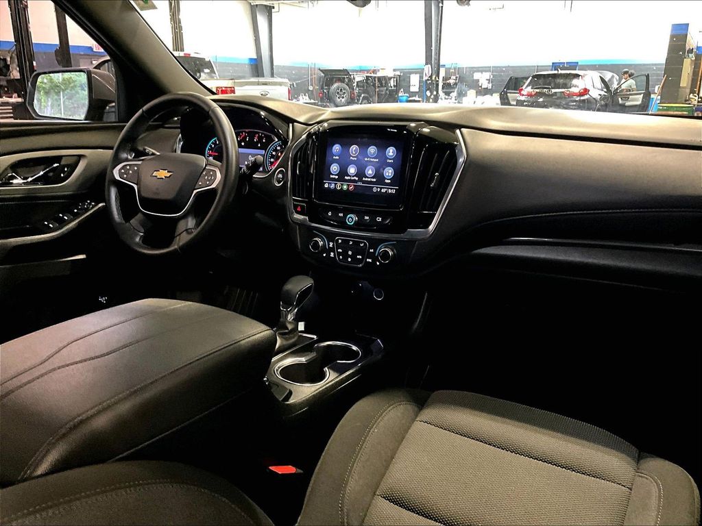 2023 Chevrolet Traverse — photo 14