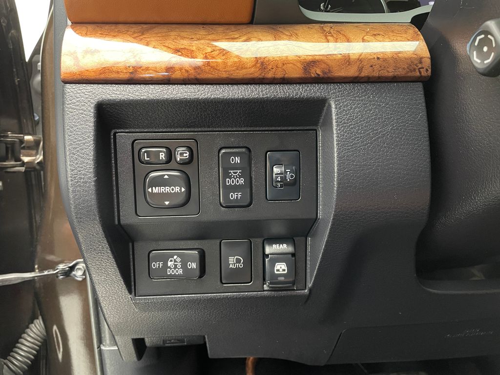 Thumbnail: 2018 Toyota Tundra - 20