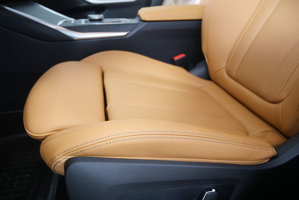 Thumbnail: 2026 BMW 3 Series - 9