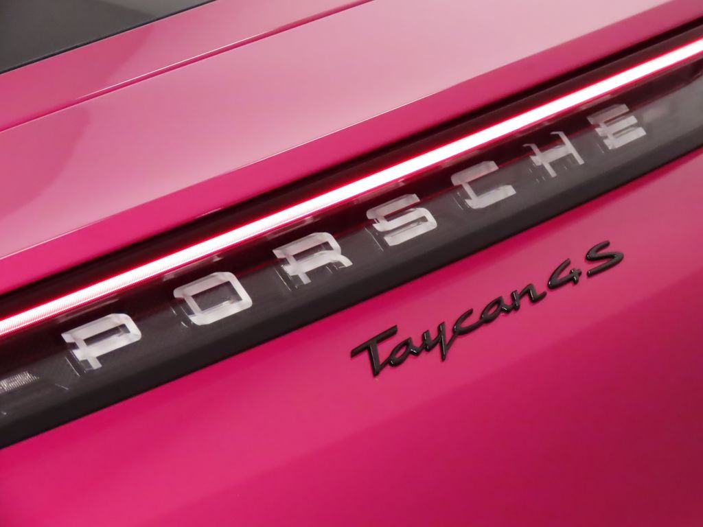Thumbnail: 2022 Porsche Taycan - 12
