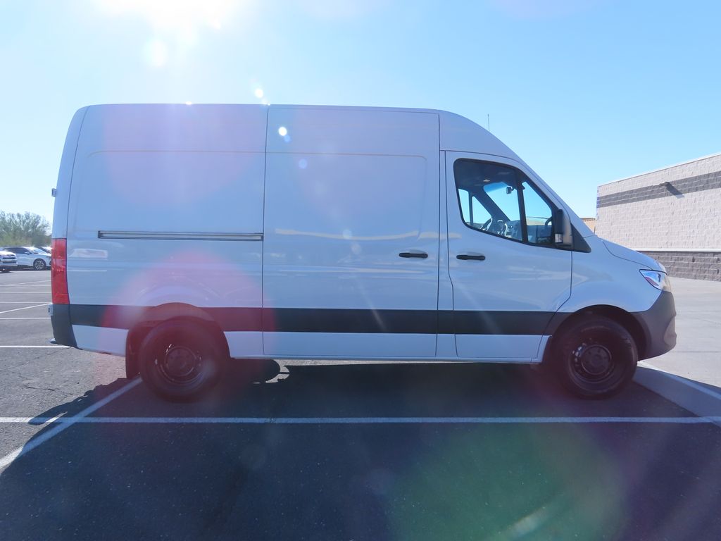 Thumbnail: 2025 Mercedes-Benz Sprinter - 4