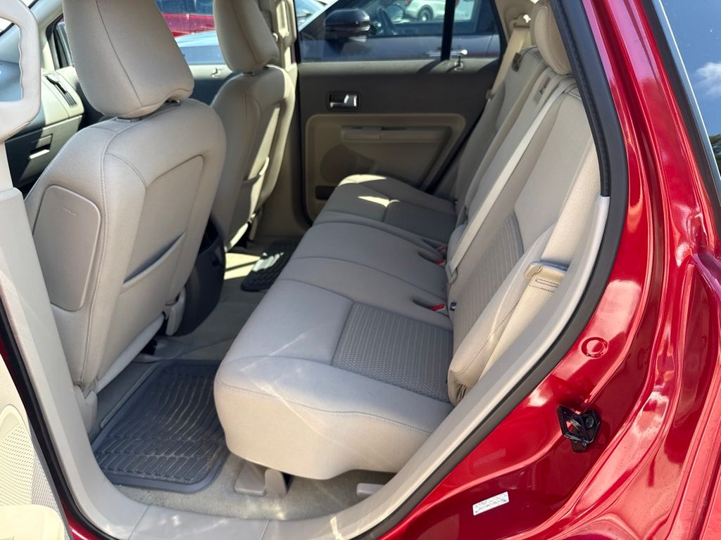 Used 2010  Ford SE image 13