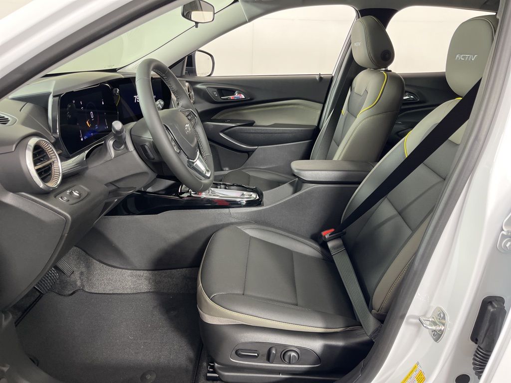 Thumbnail: 2025 Chevrolet Trax - 22