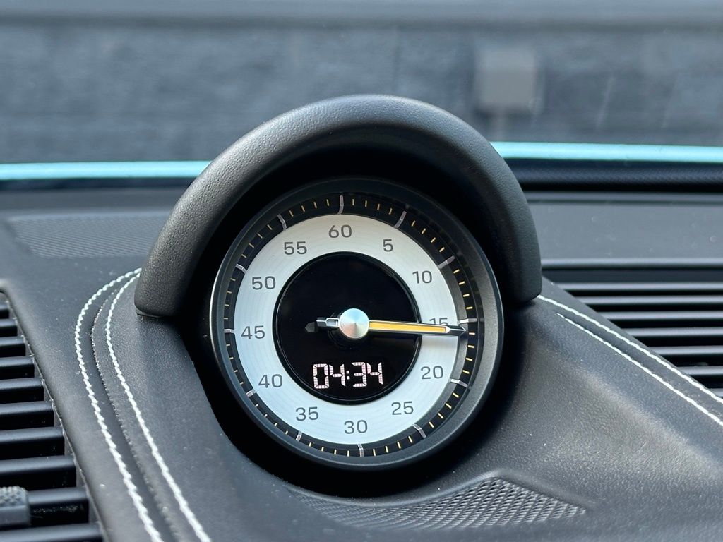 Thumbnail: 2022 Porsche 911 - 29