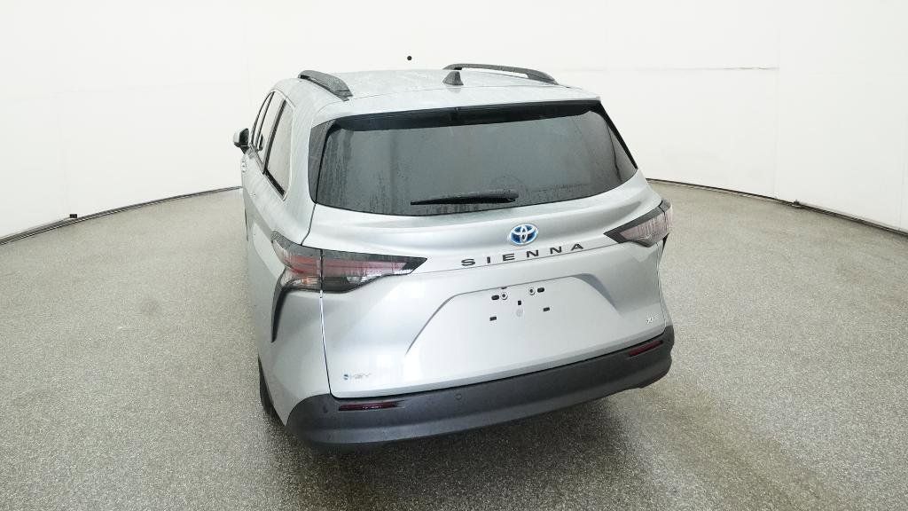 Thumbnail: 2025 Toyota Sienna - 27