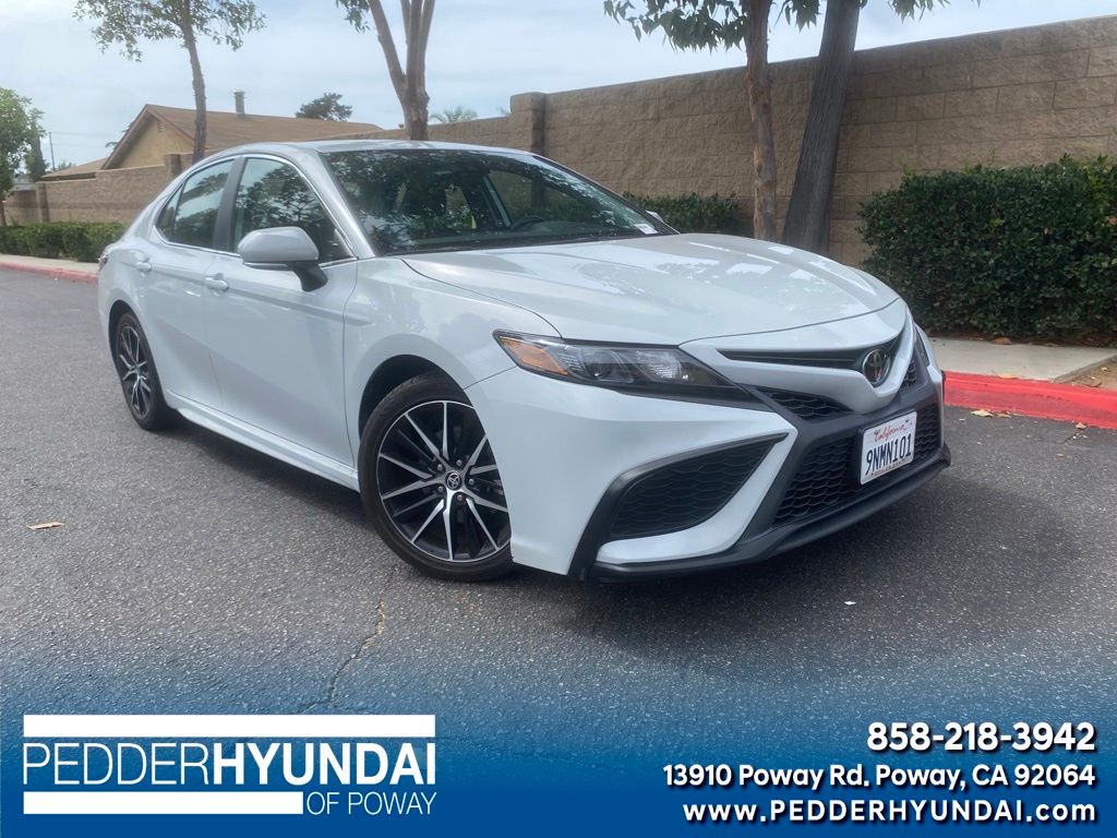 Ice 2023 Toyota Camry Sedan Front-Wheel Drive 8-Speed Automatic