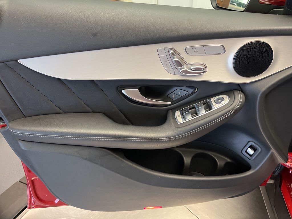 Thumbnail: 2022 Mercedes-Benz GLC - 11