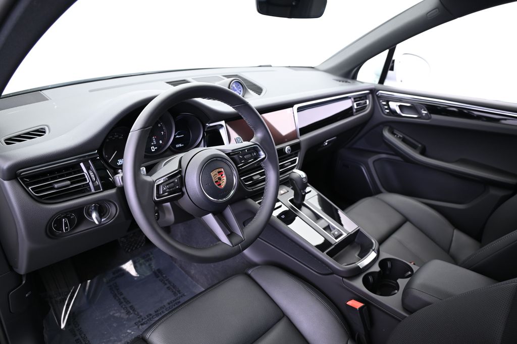 Thumbnail: 2024 Porsche Macan - 4