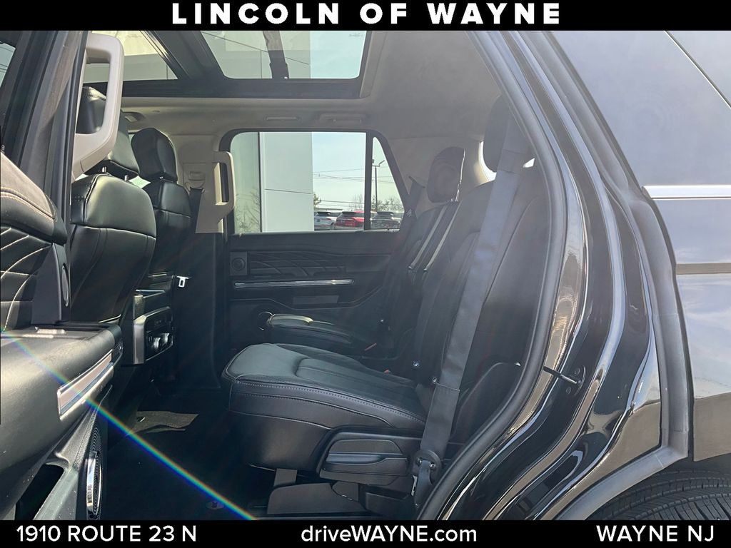 2020 Ford Expedition Platinum photo