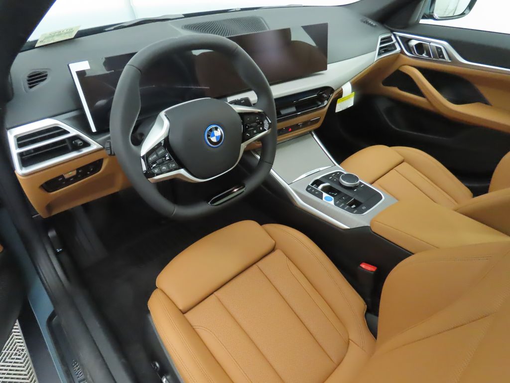 Thumbnail: 2025 BMW i4 - 9