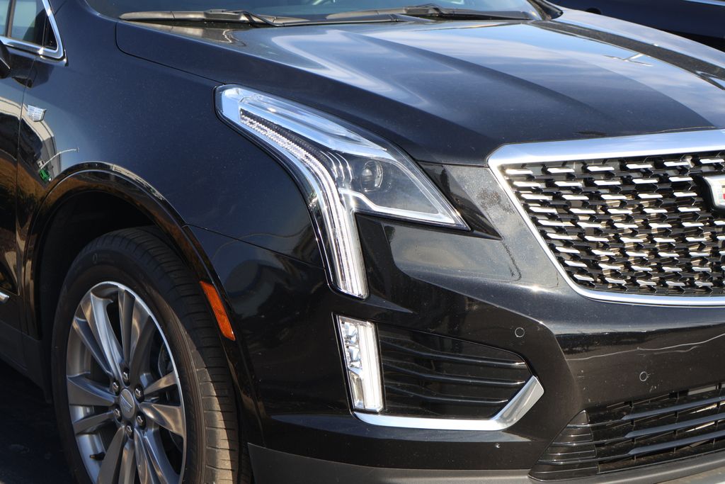 Thumbnail: 2025 Cadillac XT5 - 4