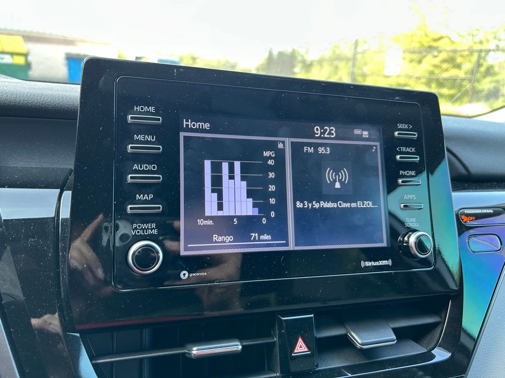 2024 Toyota Camry SE 24