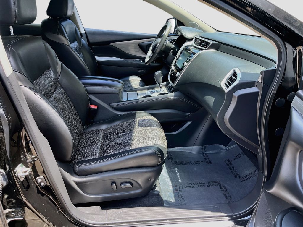 Used 2017 Black Nissan Platinum image 30