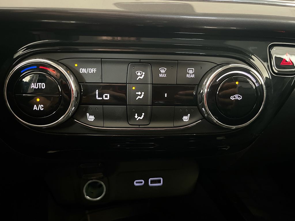 Used 2025 Green Chevrolet ACTIV image 16
