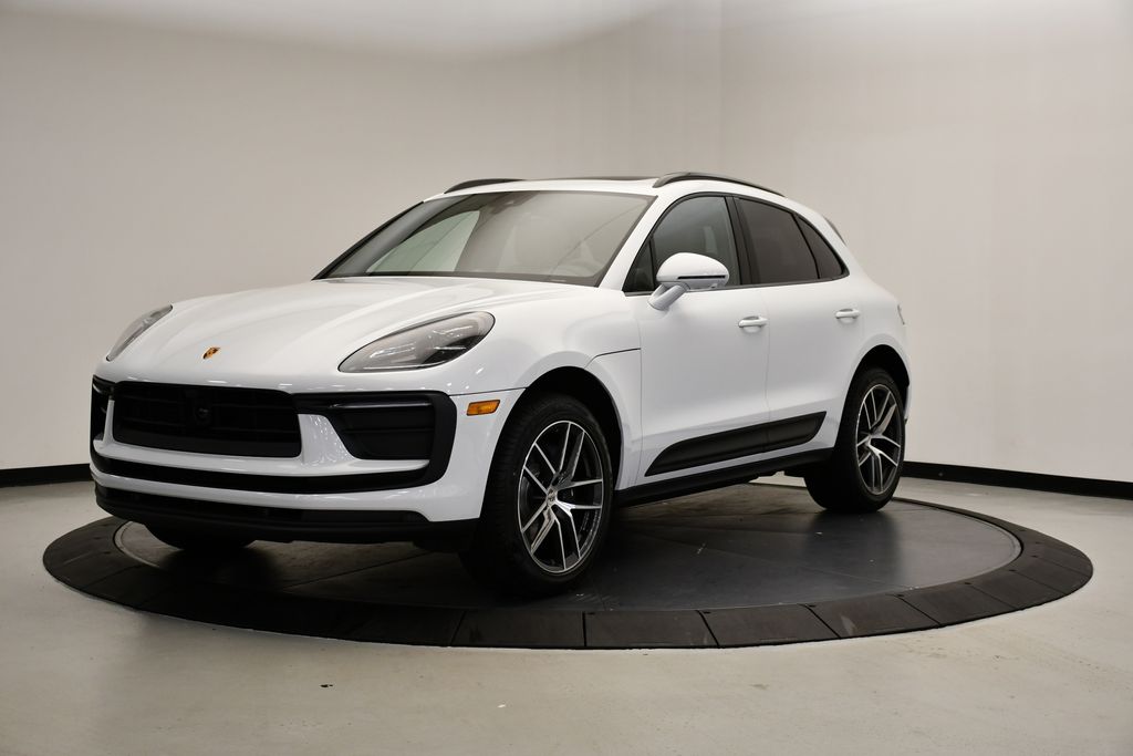 Thumbnail: 2025 Porsche Macan - 1