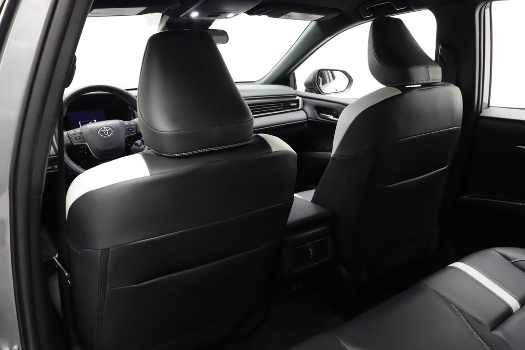 Thumbnail: 2025 Toyota Camry - 20