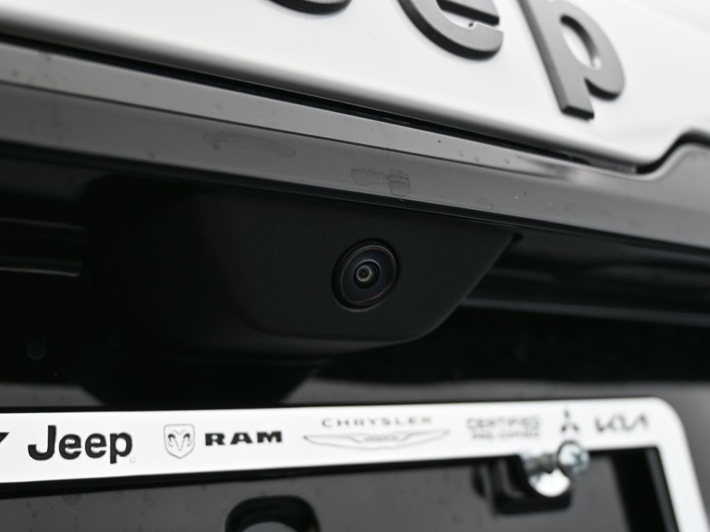 New 2026 Bright White Clearcoat Jeep Overland image 38