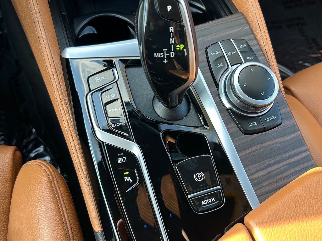 2022 BMW 5 Series 530e iPerformance 27