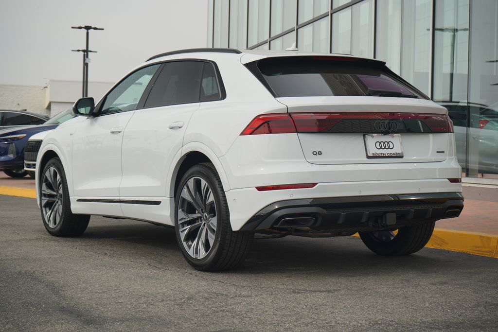 Thumbnail: 2026 Audi Q8 - 3