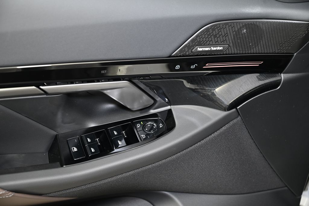 Thumbnail: 2026 BMW 5 Series - 22