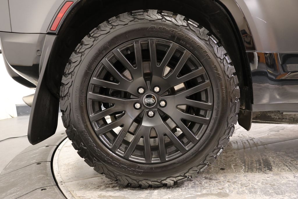 Thumbnail: 2023 Land Rover Defender - 11