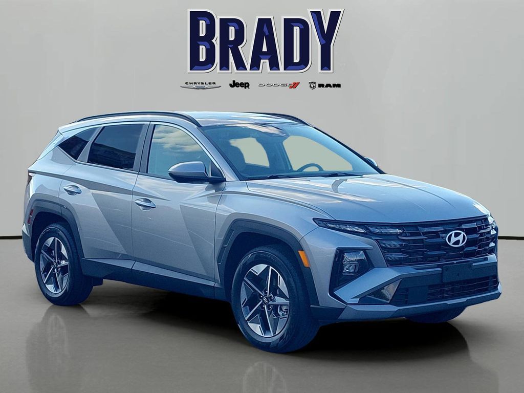 Shimmering Silver 2025 Hyundai Tucson SEL AWD SUV / Crossover All-Wheel Drive 8-Speed Automatic