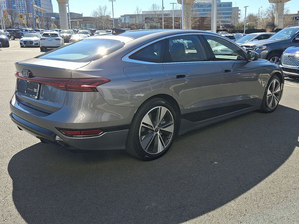 Thumbnail: 2025 Audi e-tron S - 4