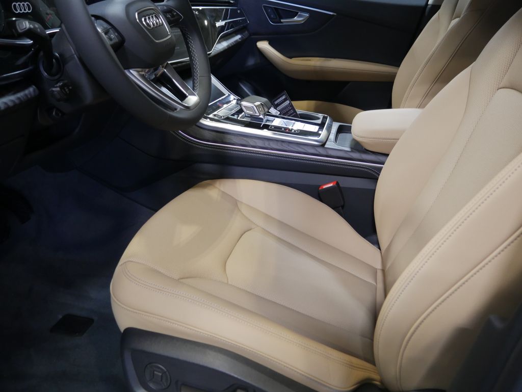 Thumbnail: 2026 Audi Q8 - 15