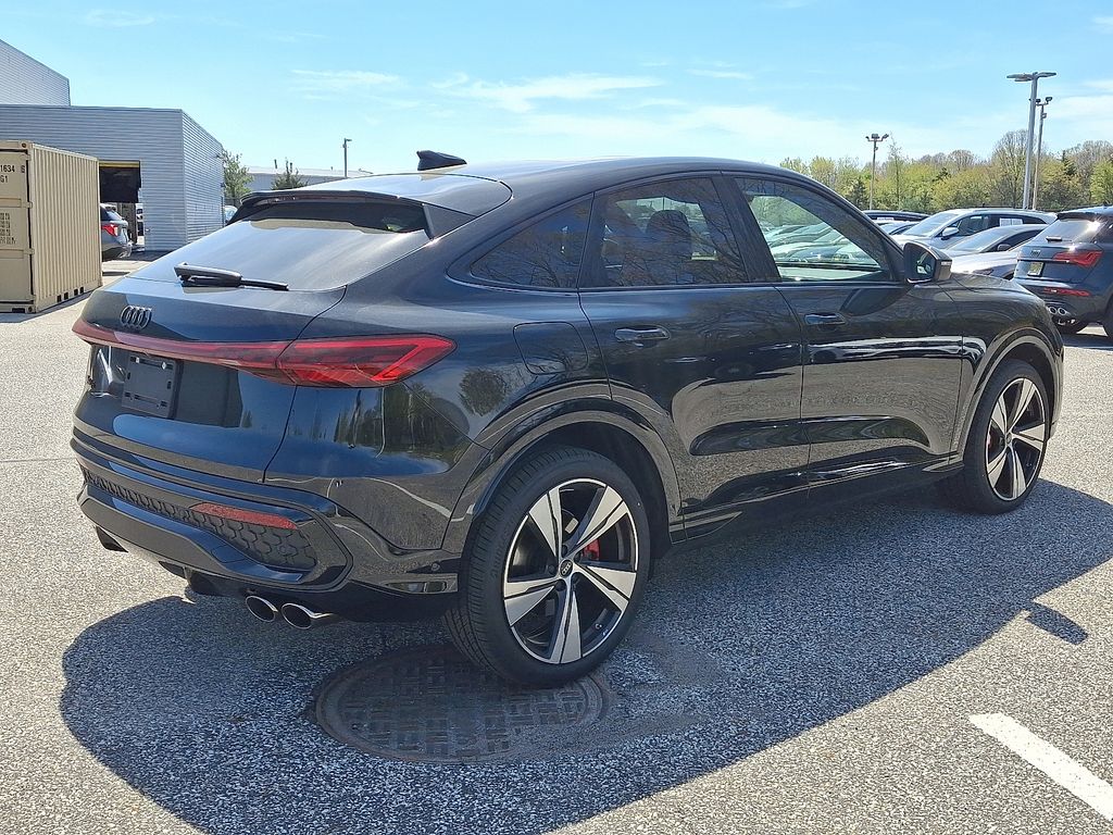 Thumbnail: 2025 Audi SQ5 - 6