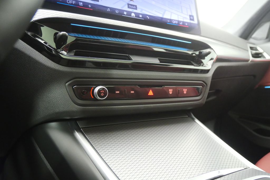 Thumbnail: 2025 BMW 3 Series - 26